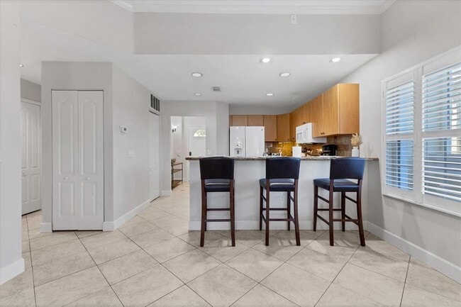 Building Photo - 3605 54th Dr W