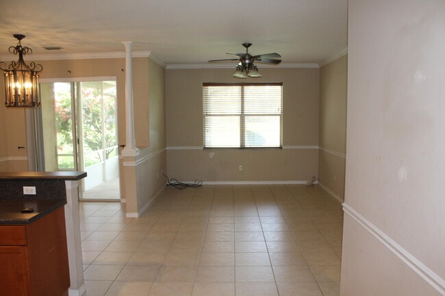 Building Photo - 266 River Bluff Ln