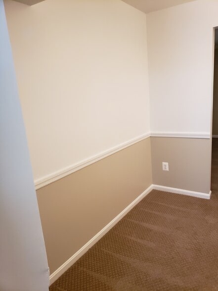 Building Photo - 9164 Broken Oak Pl