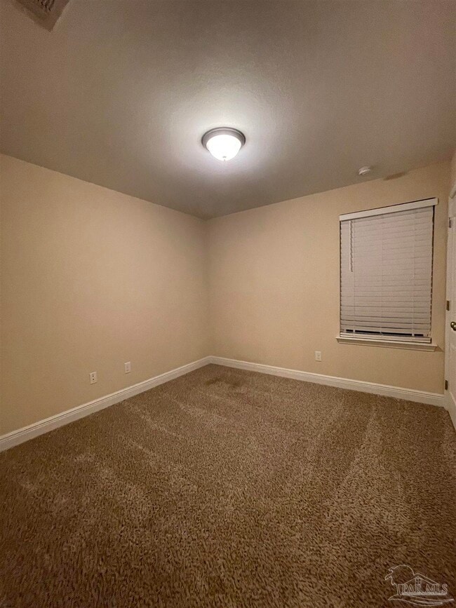 Building Photo - 670 Edith Ln