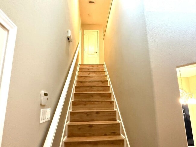 Building Photo - 9310 Albany Dr