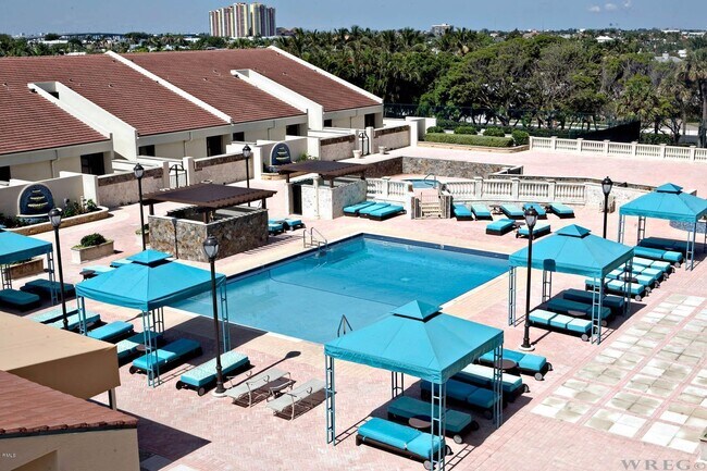 Building Photo - 4000 N Ocean Dr