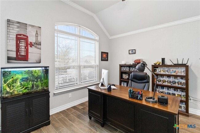 Building Photo - 8402 Ridge Crest Dr
