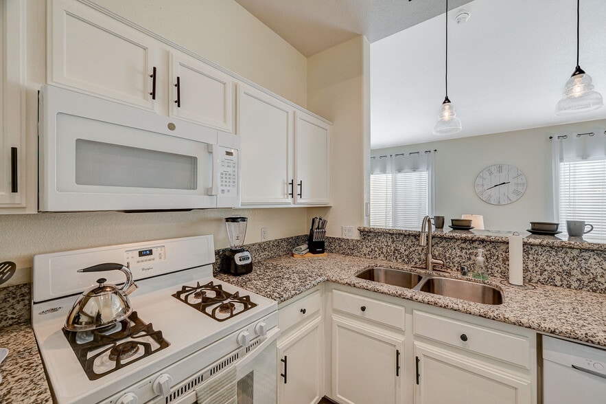 Building Photo - 3351 Indian Shadow St