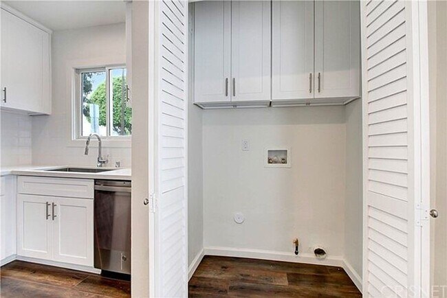 Building Photo - Gorgeous House in Norma Triangle