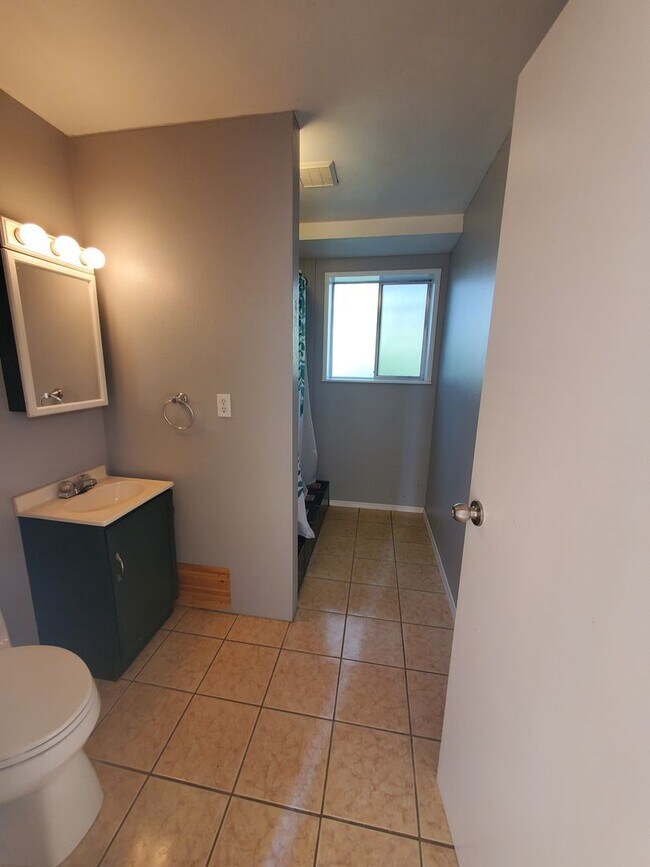 Building Photo - Beautifully Updated Home in Sought-After S...
