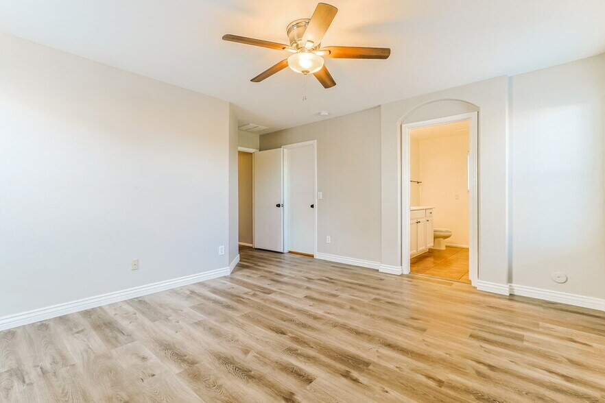 Building Photo - 38306 N Amy Ln