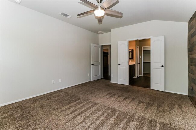 Building Photo - 21606 Bluejay Blvd
