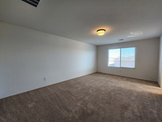 Building Photo - Spring Valley close to Restaurants and Shopping