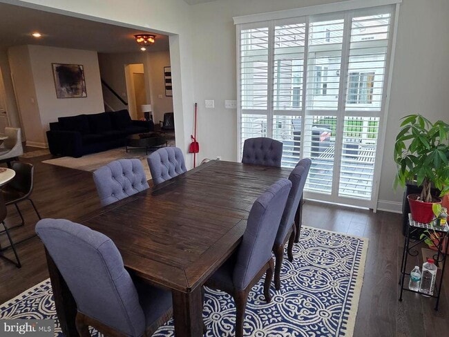 Building Photo - 4533 Shakespeare Cir