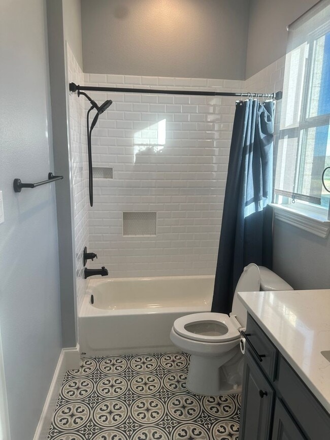 Building Photo - open concept 4bd - rent to own