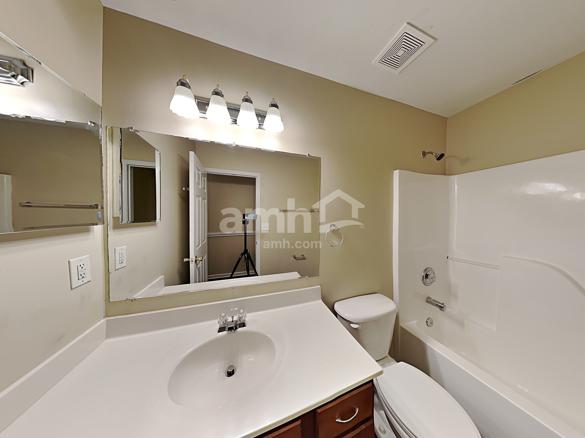Building Photo - 3319 Covelo Ct