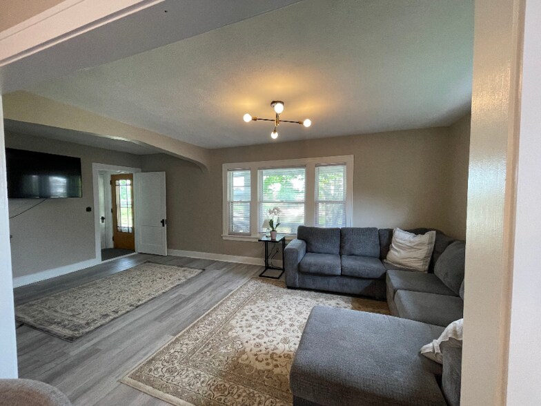 Building Photo - 3331 Grantwood Dr