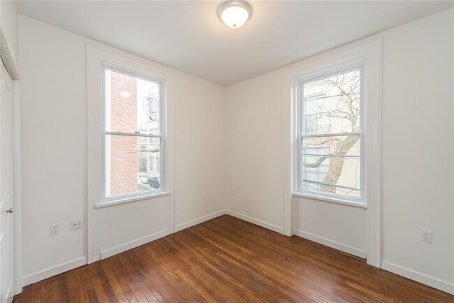 Building Photo - 100 Shippen St