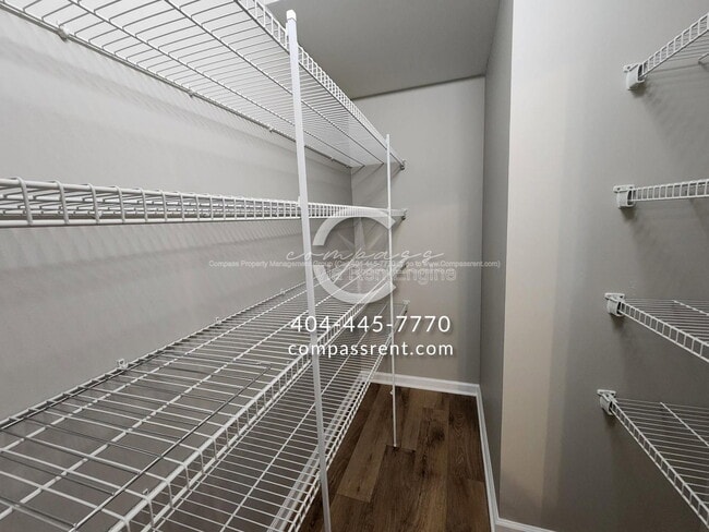 Building Photo - 145 Sunset Ln