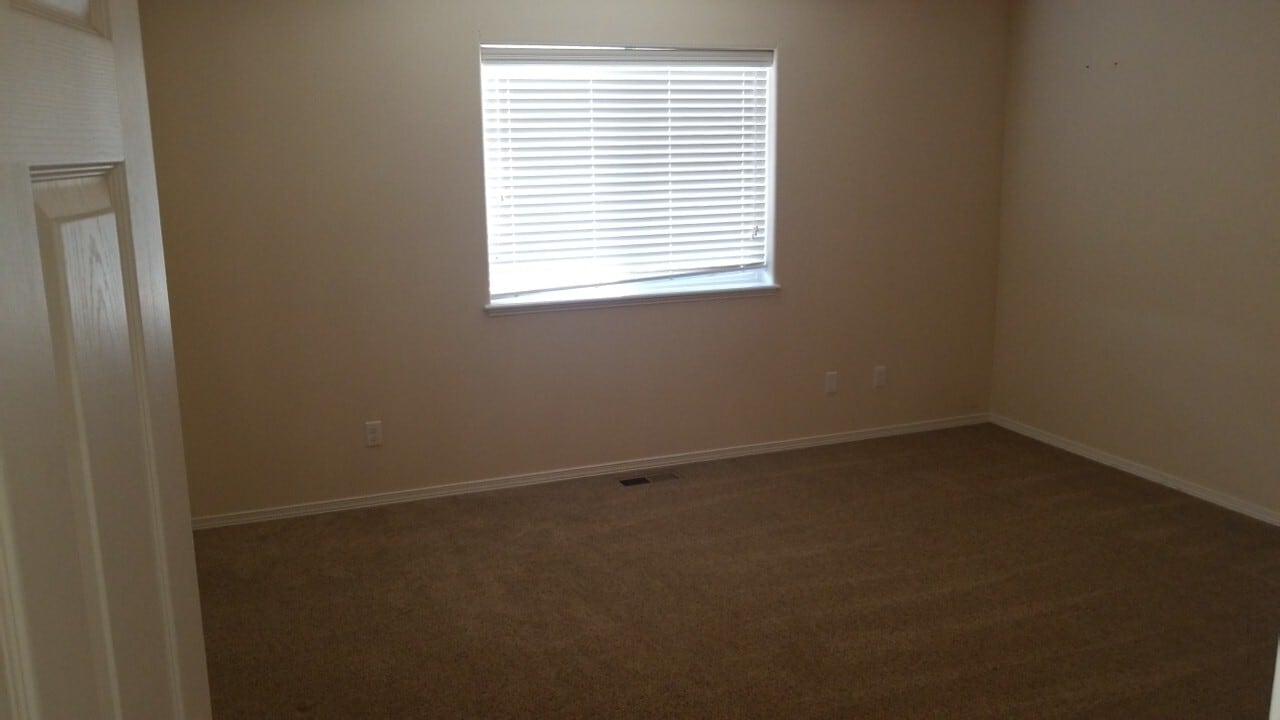 Building Photo - 1041 Alturas Dr