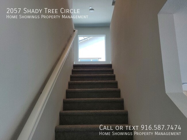 Building Photo - 2057 Shady Tree Cir