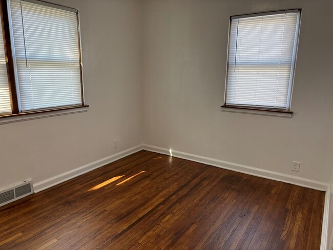 Building Photo - 2 bedroom house in Waterloo