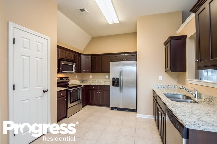 Building Photo - 8985 Gavin Dr