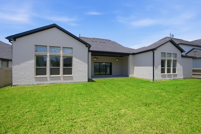 Building Photo - 2030 Highland Moss Rd