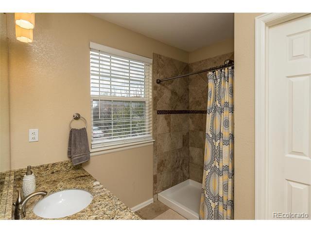 Building Photo - Beautiful 3BR/2 BA in Cherry Creek School District