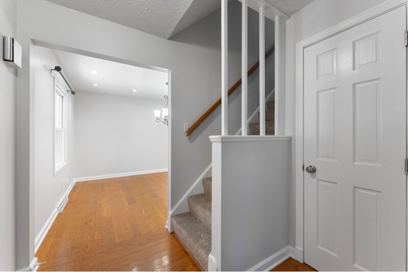 Building Photo - 158 N Colonial Dr