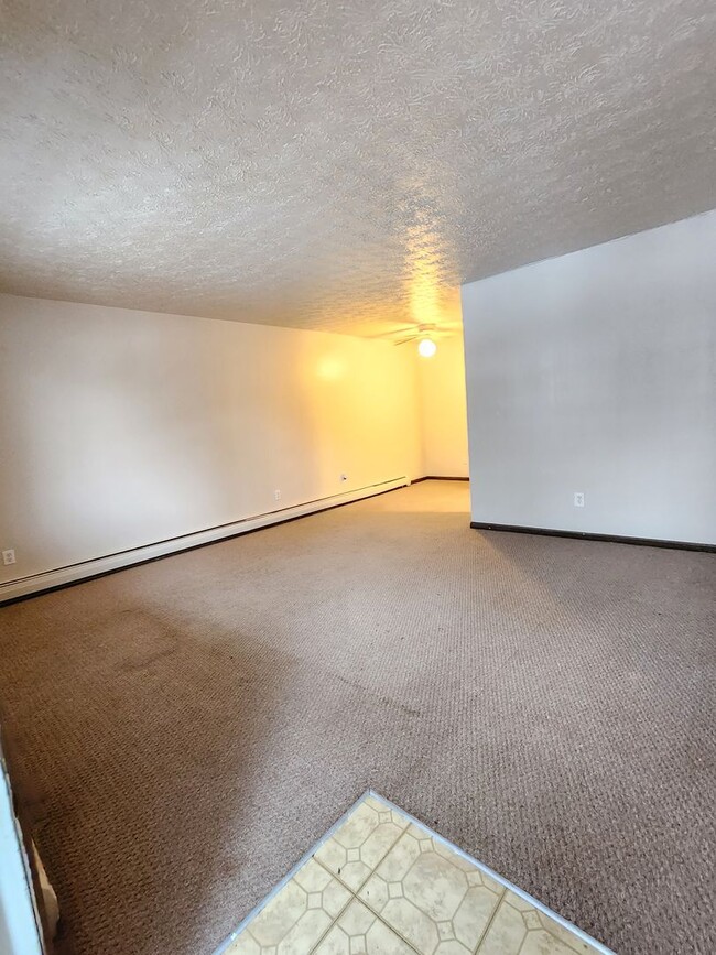 Building Photo - Hancock670 - 680ERR