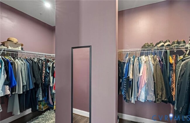 Building Photo - 444 W 6th St