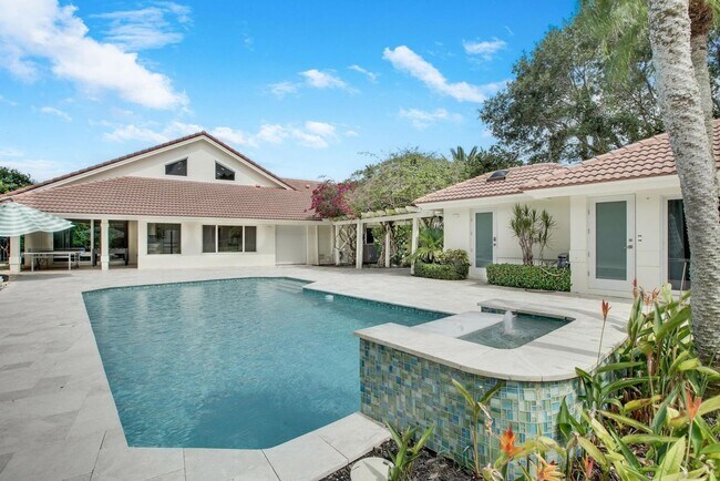 Building Photo - 7351 Valencia Dr