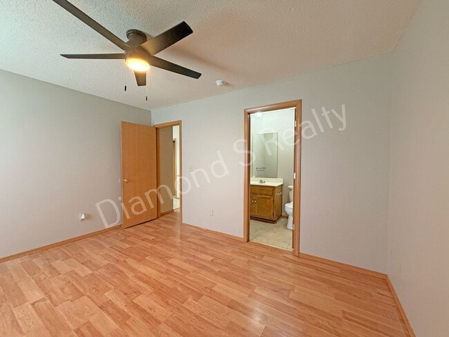 Building Photo - 1442 W Rainey St
