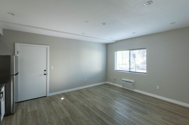 Building Photo - 4270 4th St