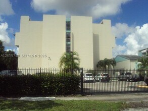 Building Photo - 2017 NW 46th Ave