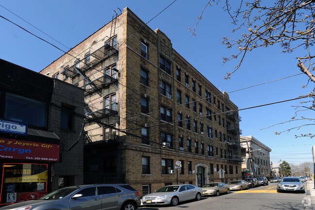 Exterior - 509 47th Street Apartments