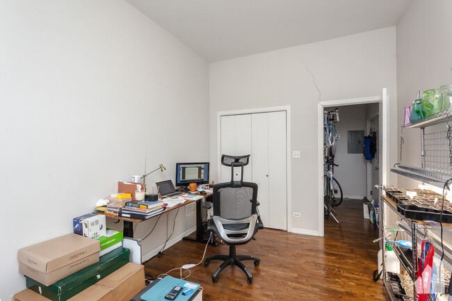 Building Photo - 2209 W Race Ave