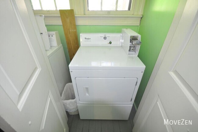 Building Photo - 111 Church St