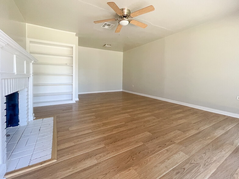 Building Photo - 3719 Parkwood St