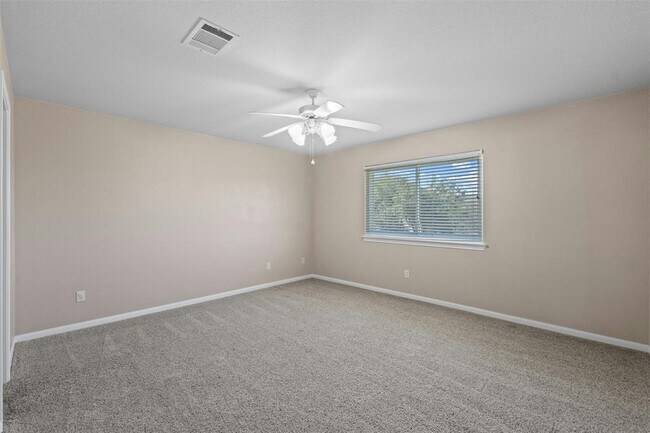 Building Photo - 1001 Chickory Ct