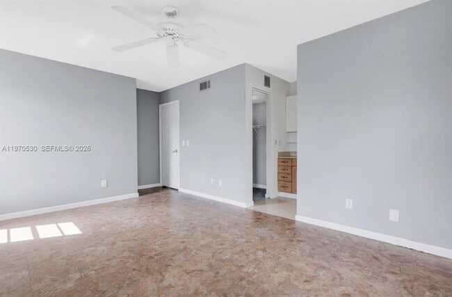 Building Photo - 5894 Longbow Ln