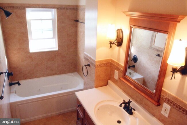 Building Photo - 3317 Pathway Ct