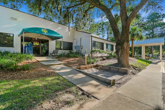 Building Photo - 40 Folly Field Rd