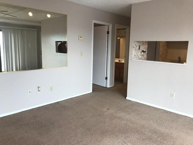 Building Photo - 2500 Warsaw Ave