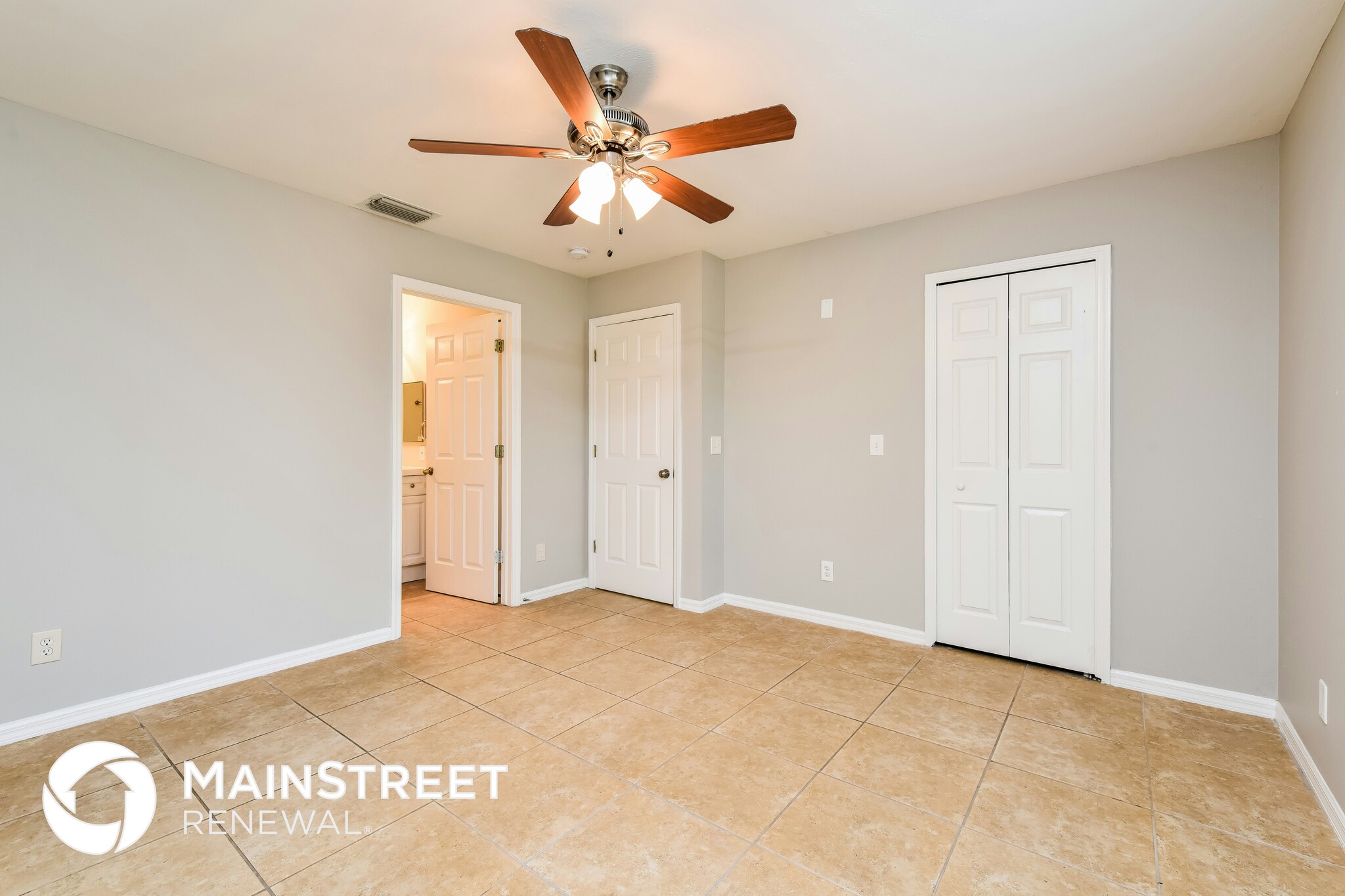 Building Photo - 802 W 11th St