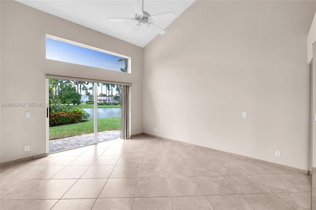 Building Photo - 1215 Balboa Ct