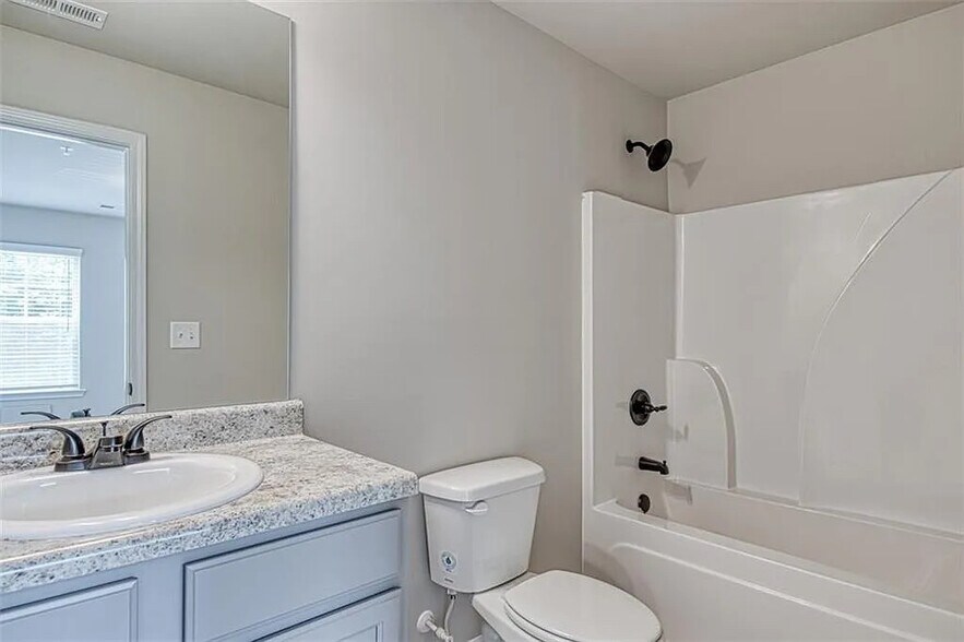 Building Photo - Room in Townhome on Bayrose Cir