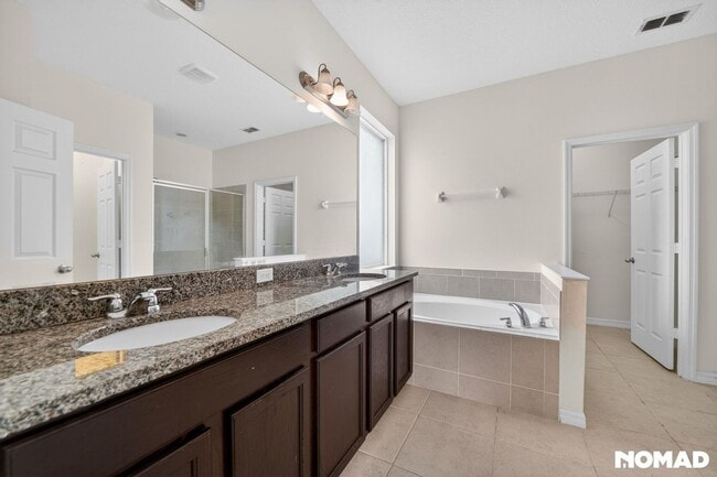 Building Photo - Spacious 4BR House in Orlando