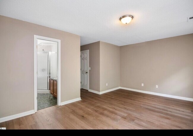 Building Photo - 27 Sweetland Ct