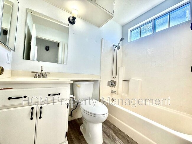 Building Photo - 22 Via Terrano