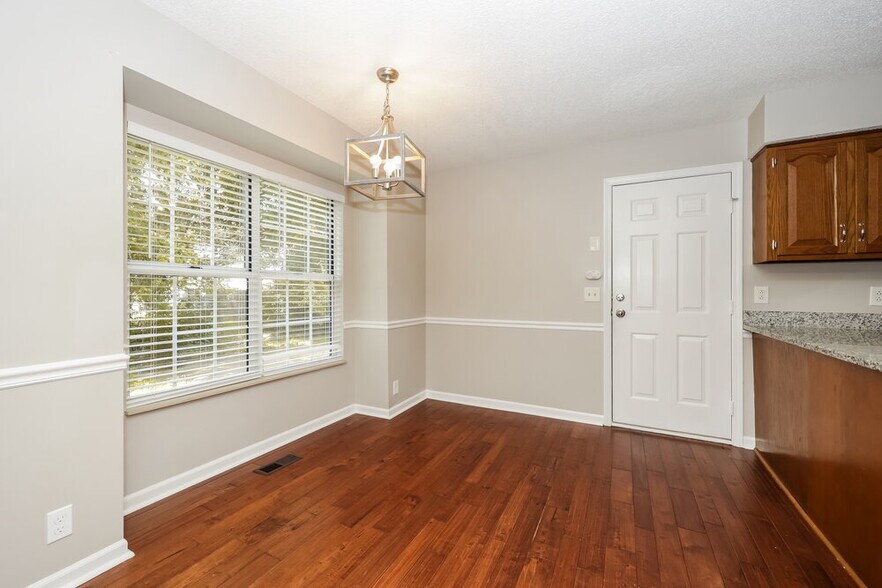 Building Photo - 3933 Hillshire Dr