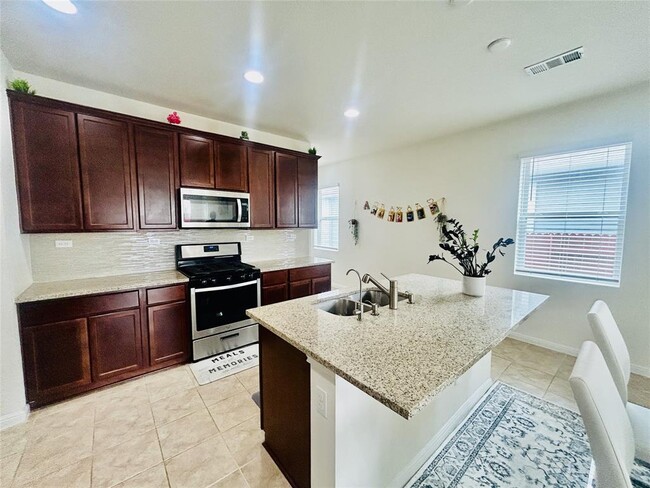 Building Photo - 428 Gaida Loop