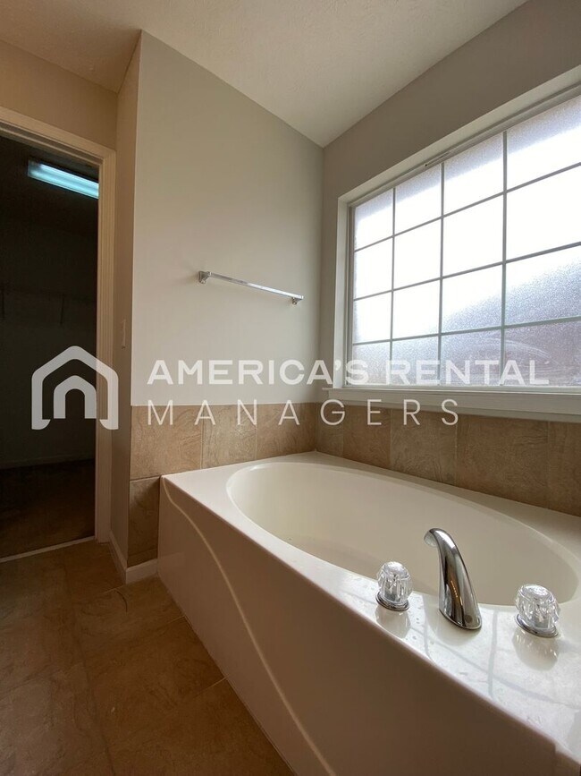 Building Photo - Home for Rent in Montgomery with Fenced in Backyard!!! New LVP Flooring! View with 48 Hours Notic...